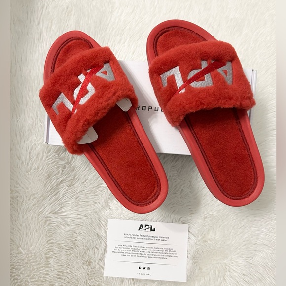 APL (Athletic Propulsion Labs) Women’s Shearling Slides - Picture 4 of 8